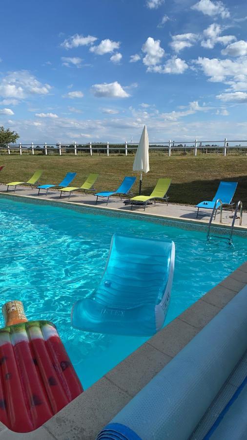 Kourline Villalunoterie Futuroscope Piscine Spa Oyre Exterior photo